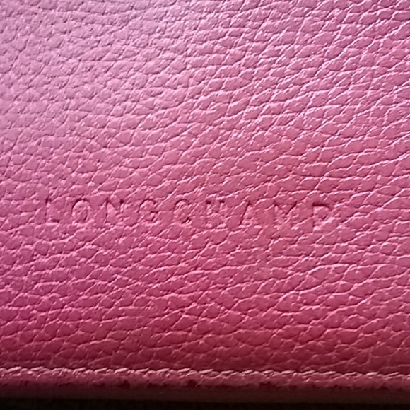 Longchamp Handbags - Longchamp pebbled leather Le Foulanne Wallet